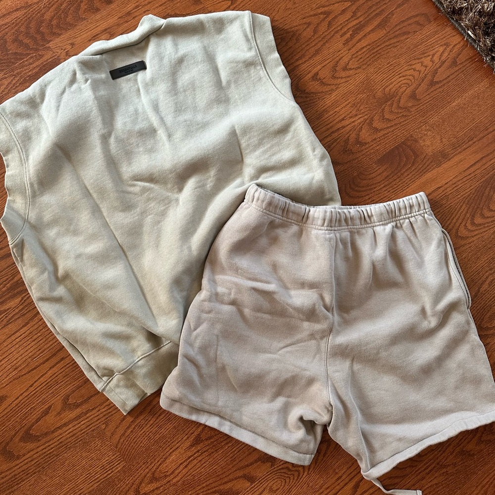 ESSENTIALS ENSEMBLE - Picture 3 of 6